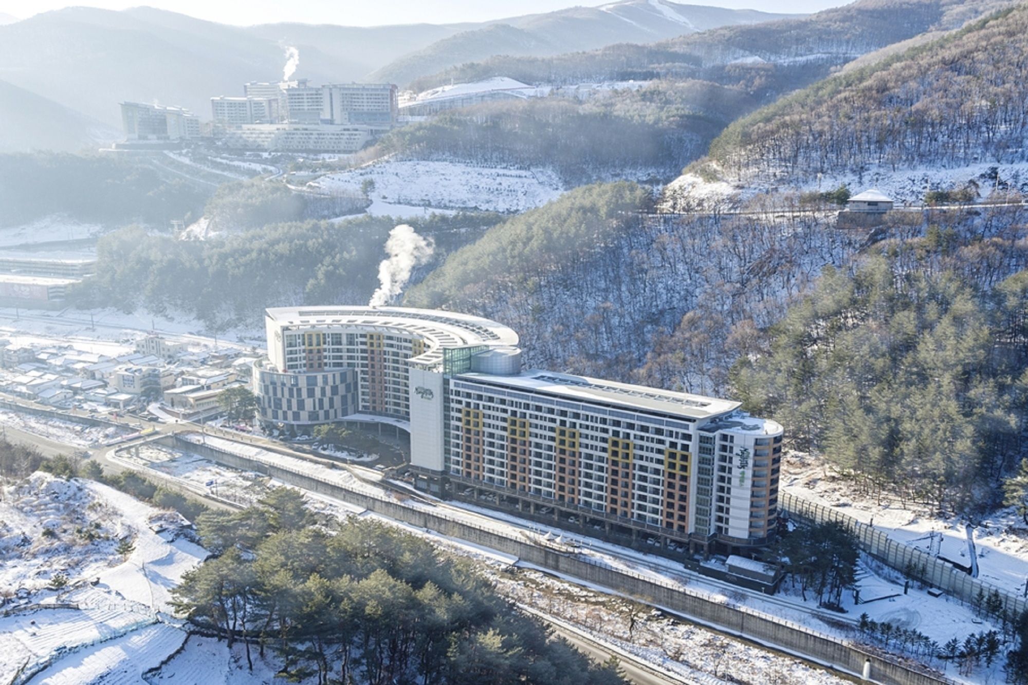 Jeongseon Mayhills Resort מראה חיצוני תמונה