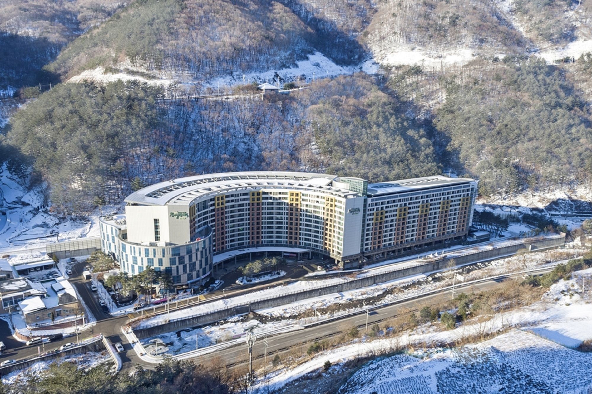 Jeongseon Mayhills Resort מראה חיצוני תמונה